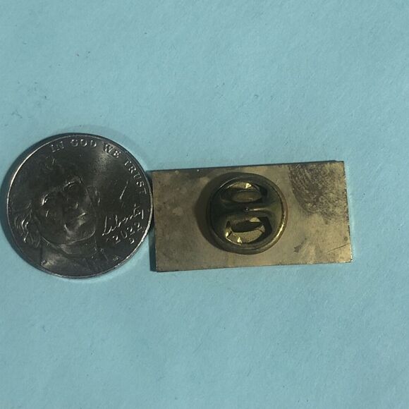 VINTAGE MOPAR PERFORMANCE RACE TEAM  PIN  SOUVENIR - Pre Owned - Picture 2 of 3